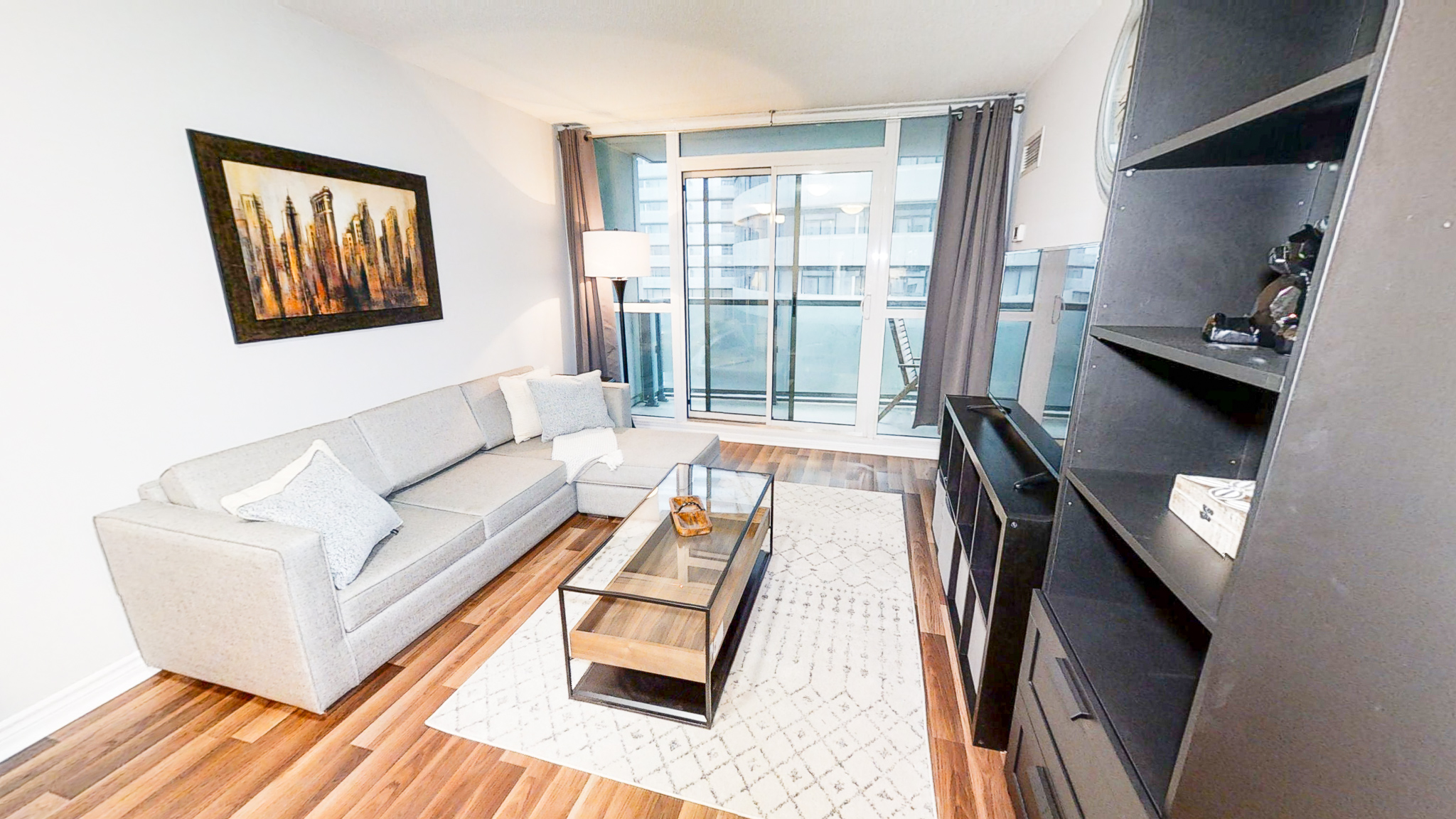 Spacious 1-BR Condo in DT Toronto